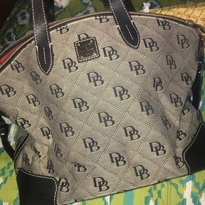 Dooney & bourke bag